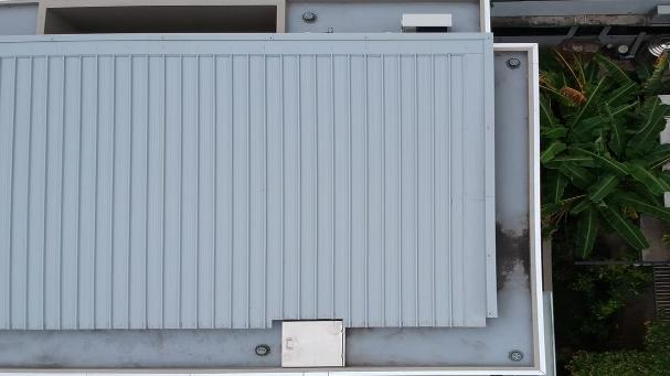 A close-up of a metal box
AI-generated content may be incorrect.